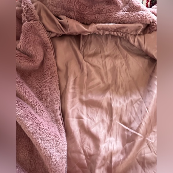 Dusty rose faux fur jacket. - Picture 8 of 10